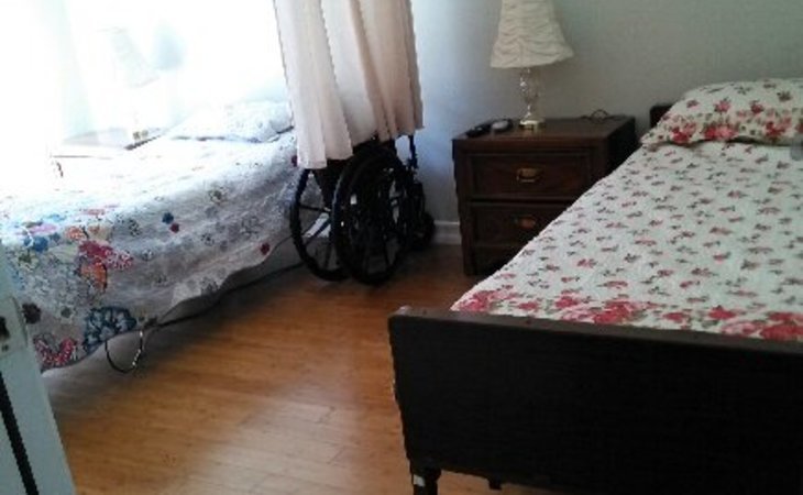 at-home-elder-care-90277-1242494_2