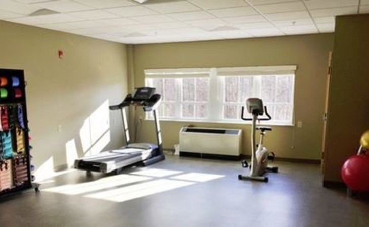 loyalhanna-senior-suites-personal-care-15650-1245540_5
