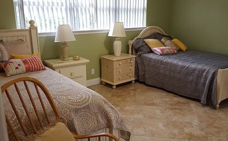 hibiscus-palace-assisted-living-ii-33414