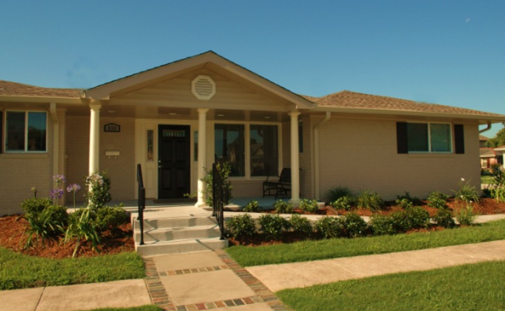 peristyle-lakeview-house-70124