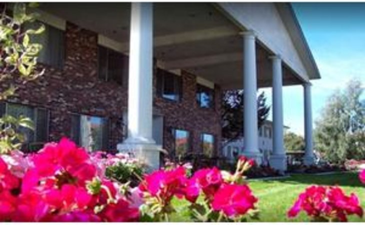 royal-park-retirement-center-lyons-court-99208