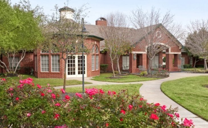 village-on-the-park-steeplechase-77065