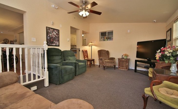lighthouse-assisted-living-steele-house-80122-1250110_3