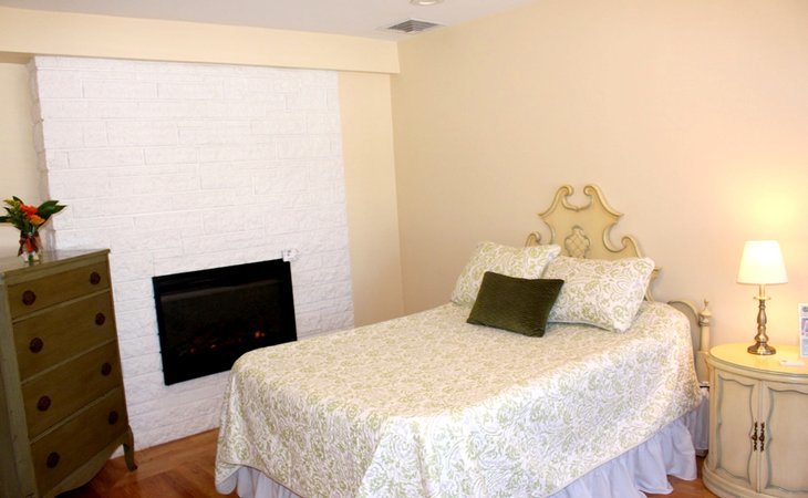 commonwealth-house-assisted-living-02886-1250211_10