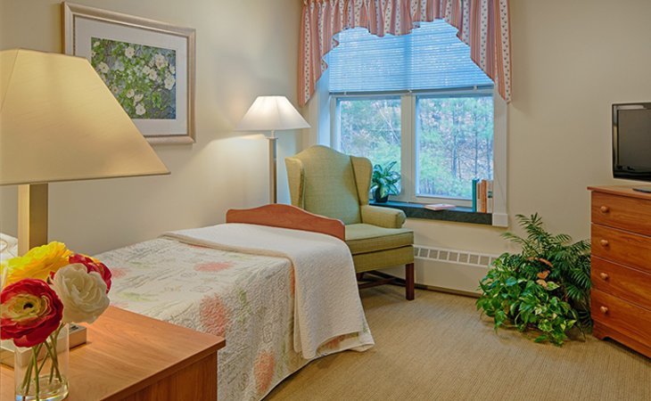 golden-view-health-care-center-03253