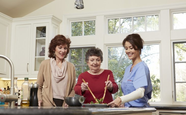 home-care-assistance-corona-del-mar-ca-92625-1253576_3