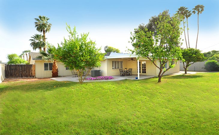comfy-couch-assisted-living-85018