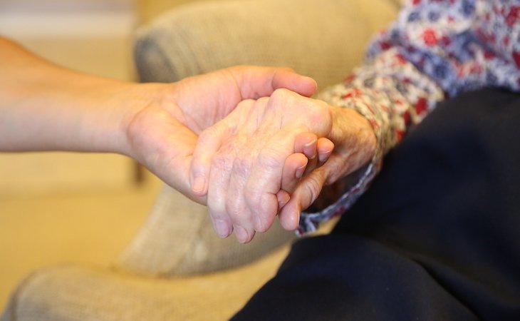 helping-hands-93105