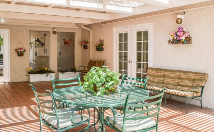 courtyard-terrace-95825-1306187_6