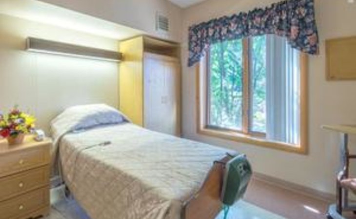 pearl-and-everett-gilmour-health-care-facility-13815
