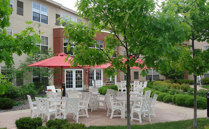 the-pines-senior-and-assisted-living-55423