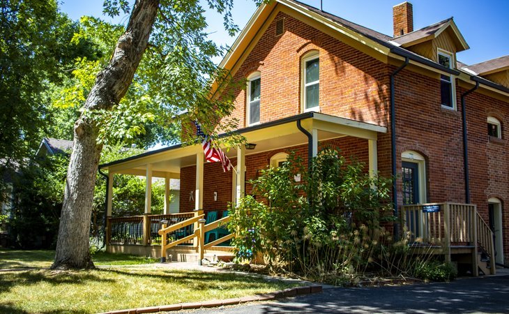 bross-street-assisted-living-80501