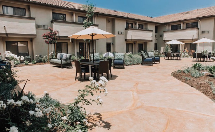 crescendo-senior-living-assisted-living-memory-care-92870