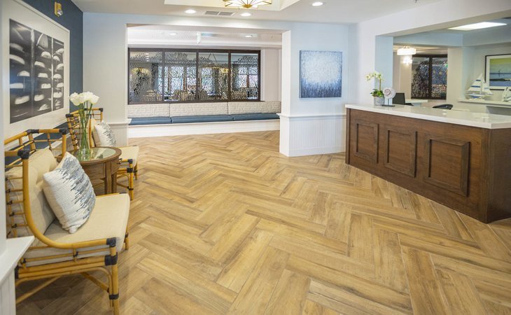 crown-cove-senior-living-92625-1363378_2