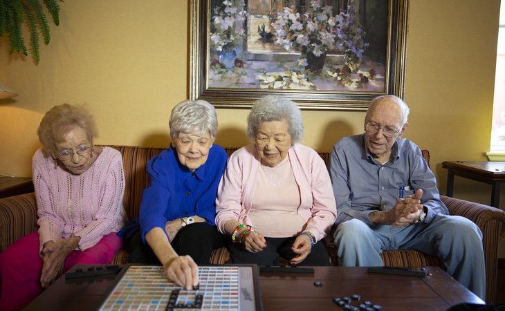 carlton-senior-living-sacramento-95825