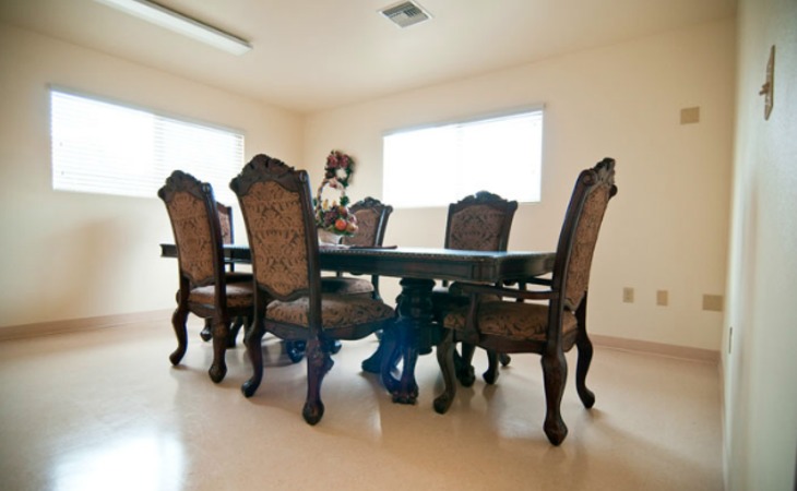 hospitality-house-95368-1363473_4