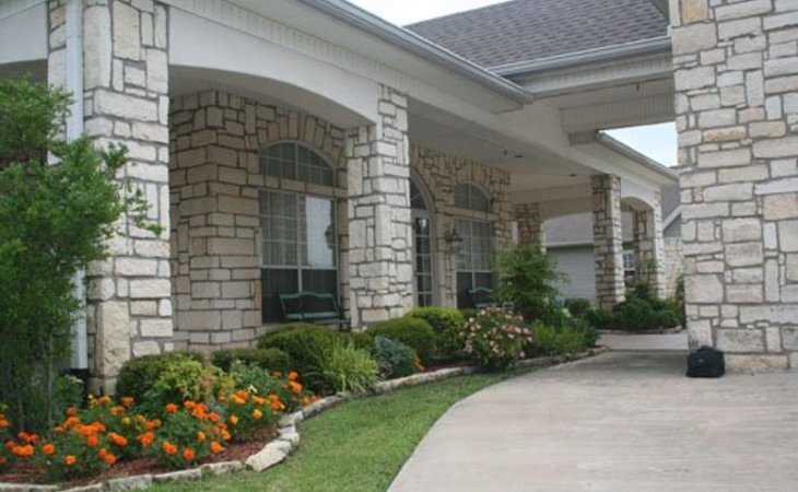 stone-brook-assisted-living-memory-care-75020