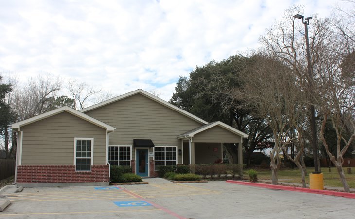bedford-residence-assisted-living-77031