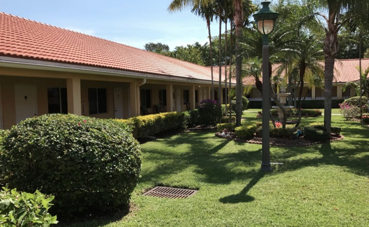 cherry-oak-active-senior-living-residence-33321