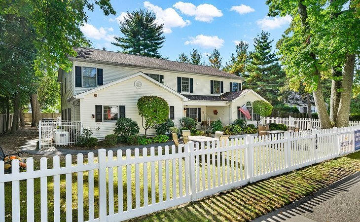 fox-trail-memory-care-living-cresskill-07626