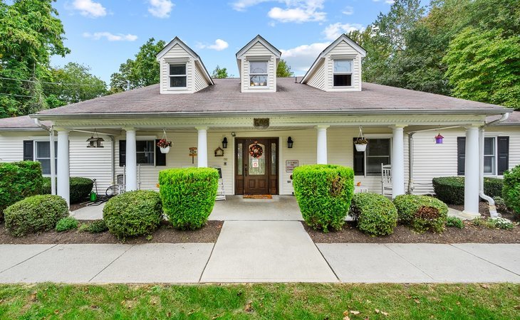 fox-trail-memory-care-living-mahwah-07430