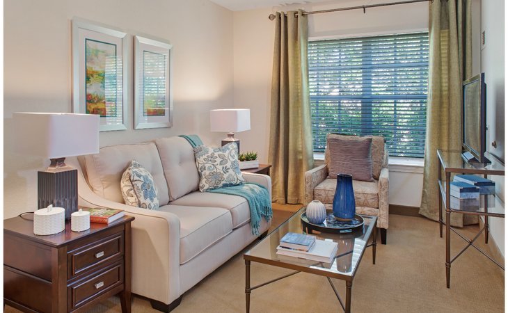 tampa-gardens-senior-living-33618