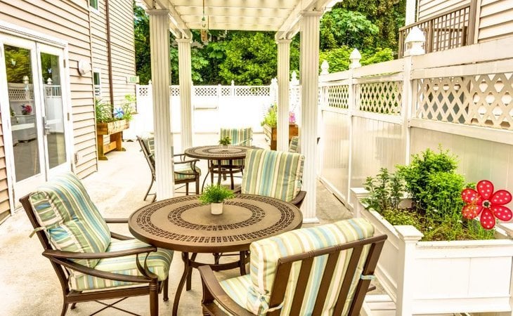 emerald-city-senior-living-98115