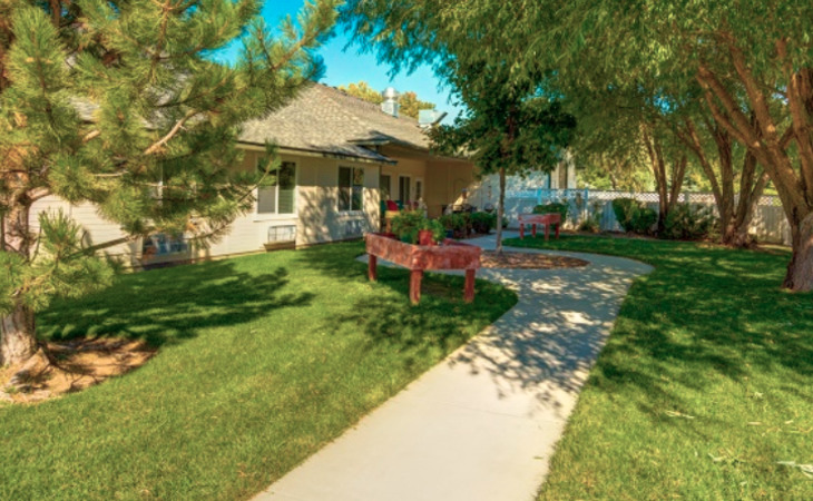 overland-court-senior-living-83709-1365484_8