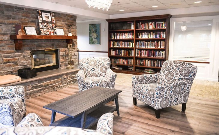 golden-pond-assisted-living-01748