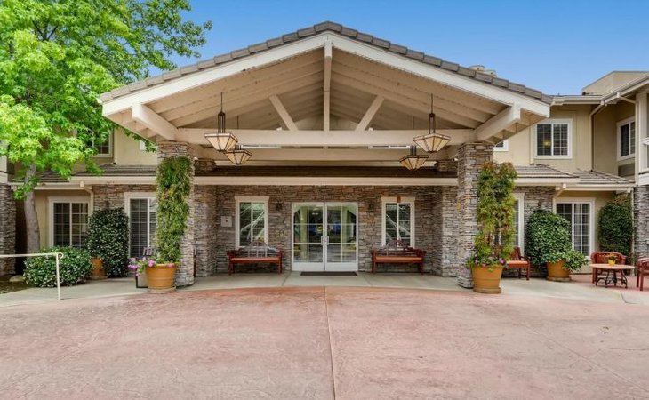 meadowbrook-senior-living-at-agoura-hills-91301
