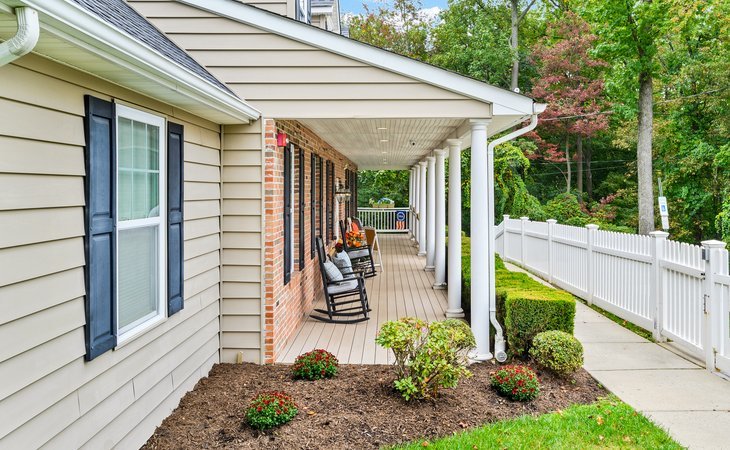 fox-trail-memory-care-living-at-south-river-08882-1365804_5