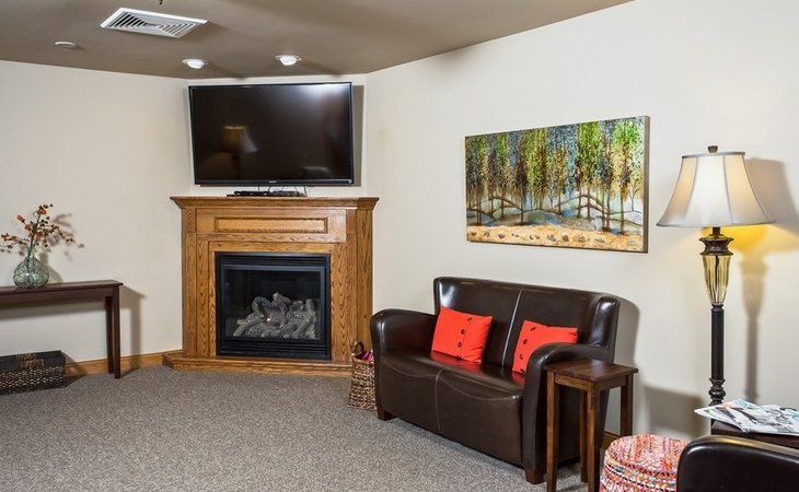 the-waterford-at-west-bend-53095-1366154_3