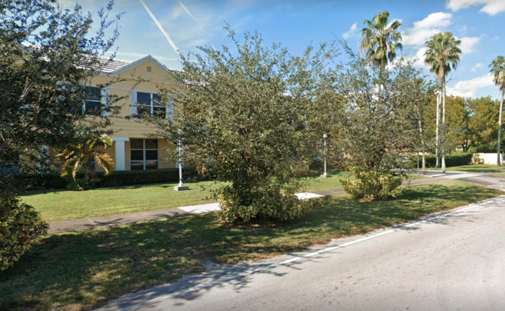 courtyard-plaza-33169-1366170_2