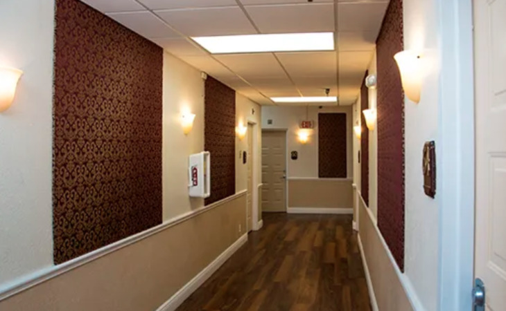 courtyard-plaza-33169-1366170_6