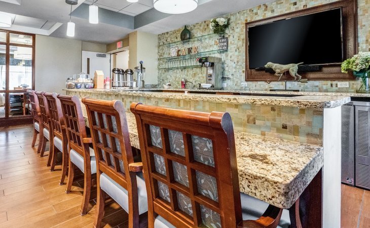 benchmark-senior-living-on-clapboardtree-02062-1366391_5