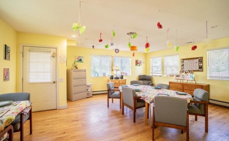 jaxpointe-assisted-living-at-63rd-pl-80403