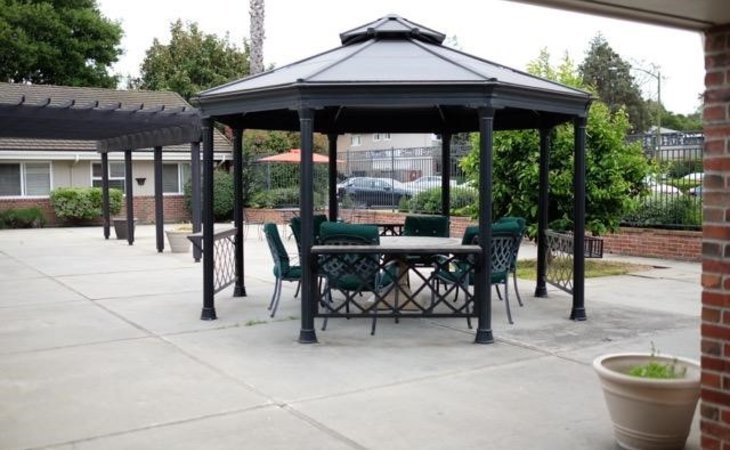 silver-oaks-memory-care-94025-1366473_9