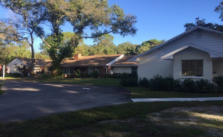 a-country-place-assisted-living-facility-33615