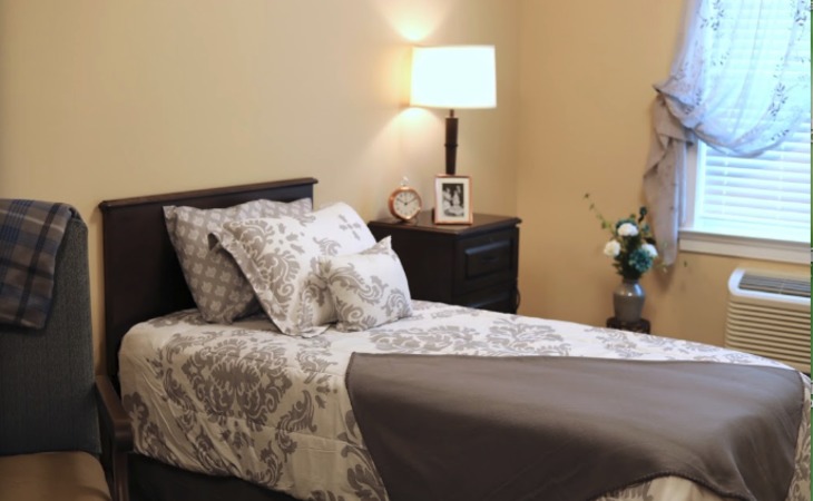 south-mountain-memory-care-18049-1367338_6