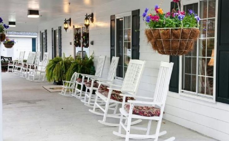 sandpiper-courtyard-assisted-living-29464