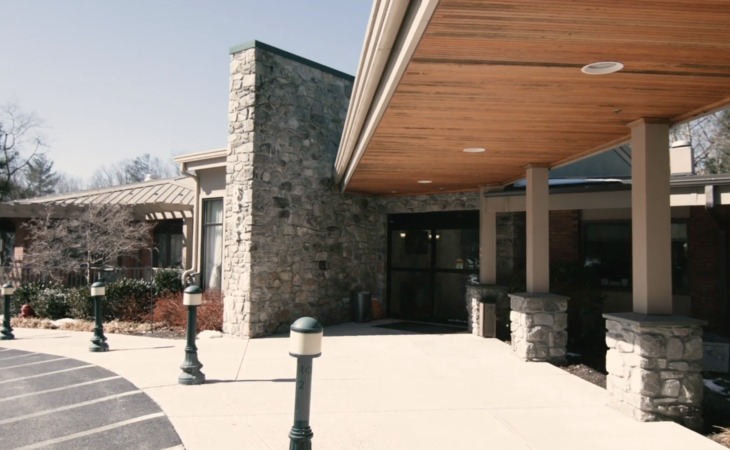 paramount-senior-living-at-chambersburg-17222