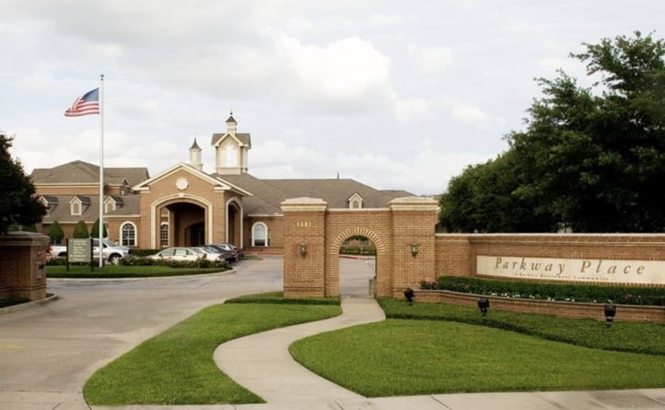 parkway-place-77077