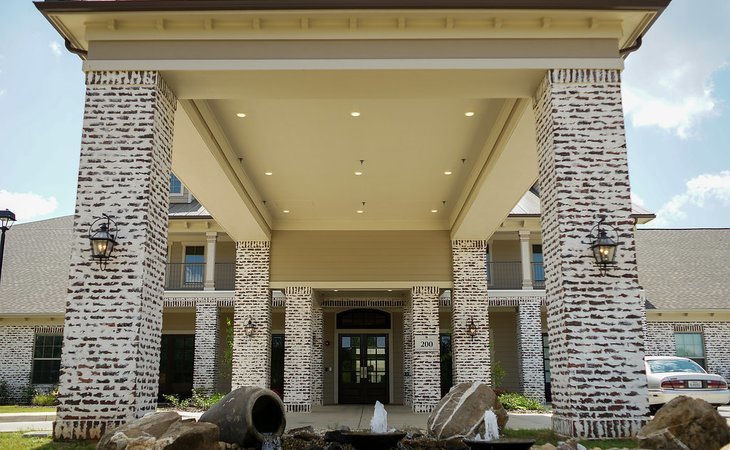 the-claiborne-at-hattiesburg-assisted-living-39401
