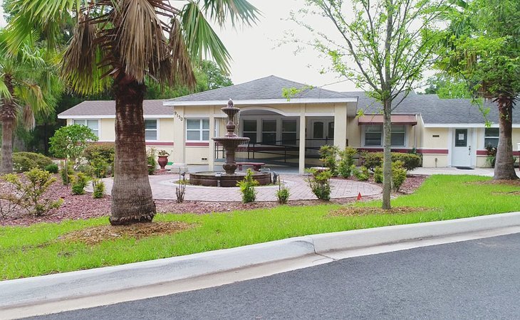 fort-caroline-garden-32225