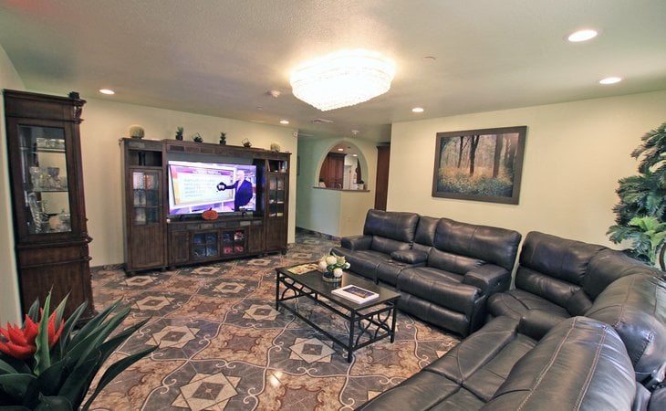 lovin-touch-assisted-living-85051-1371397_2