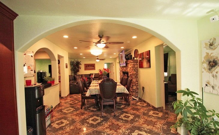 lovin-touch-assisted-living-85051-1371397_5