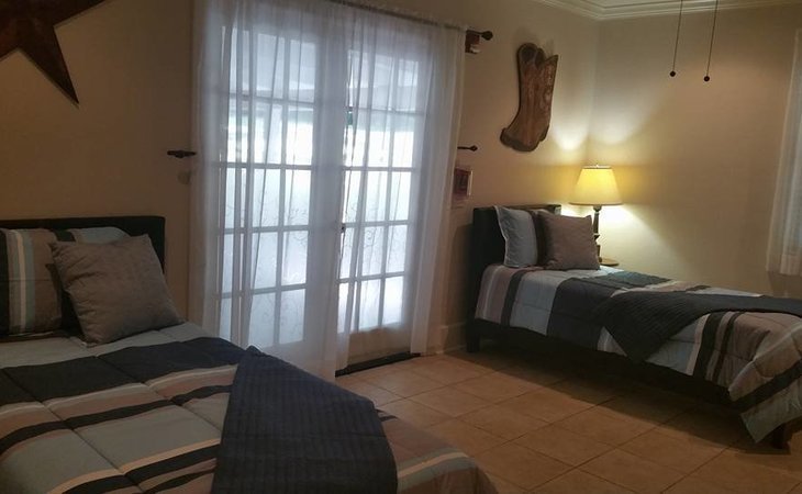 carol-ann-s-home-78229-1373420_3
