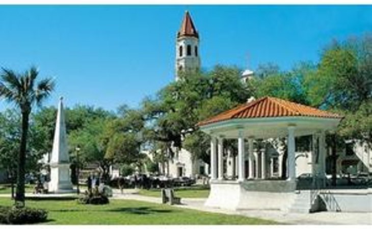 st-augustine-s-plaza-15222-1384864_6