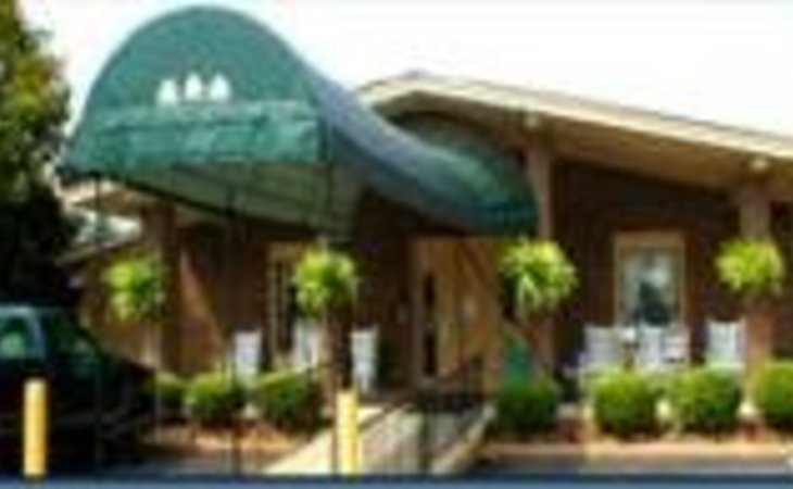 regis-woods-care-and-rehabilitation-center-40220