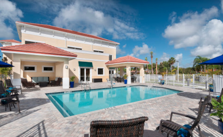 the-pineapple-house-at-sapphire-lakes-34104-1418073_9